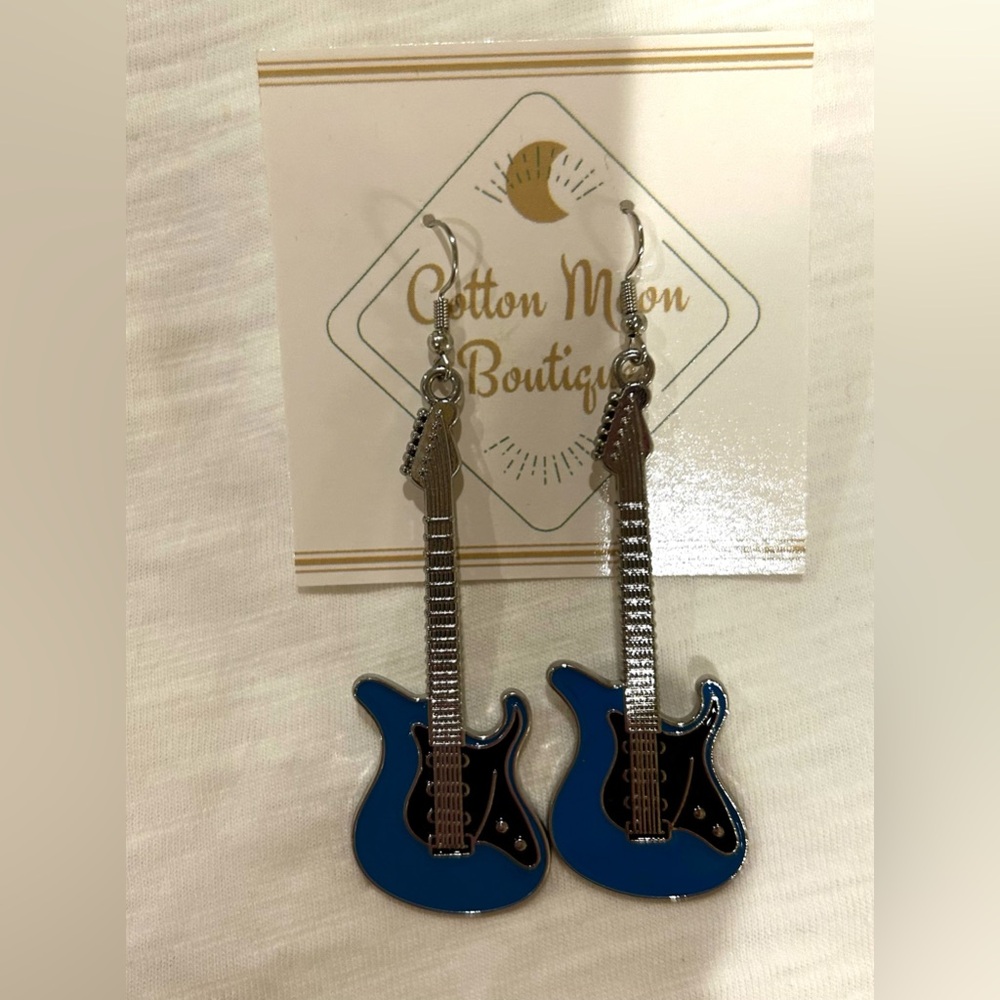 Guitar earrings